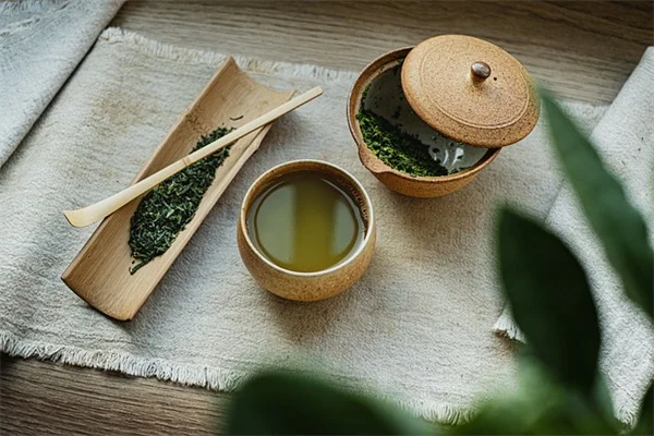 キスボールの簡単な作り方｜15分で完成する手作りクリスマス飾り